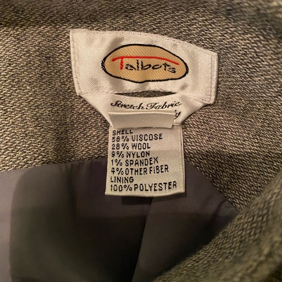 Skirts - Picture 2 of 4